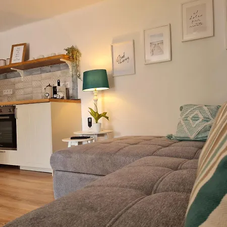 Darnay20 Vendeghaz アパート Gyenesdiás